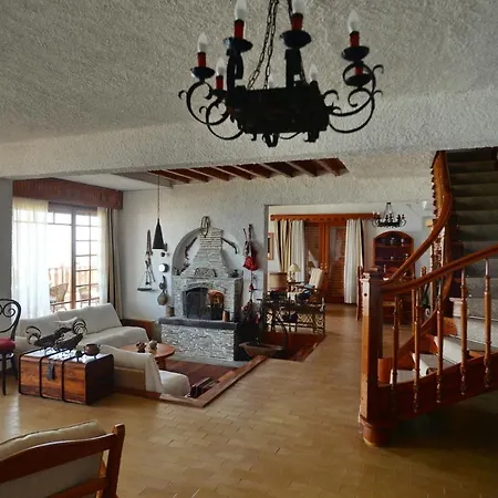 Antorina Grande Beachfront House With Private Pool 度假居 *