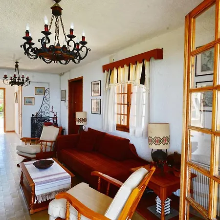 Antorina Grande Beachfront House With Private Pool