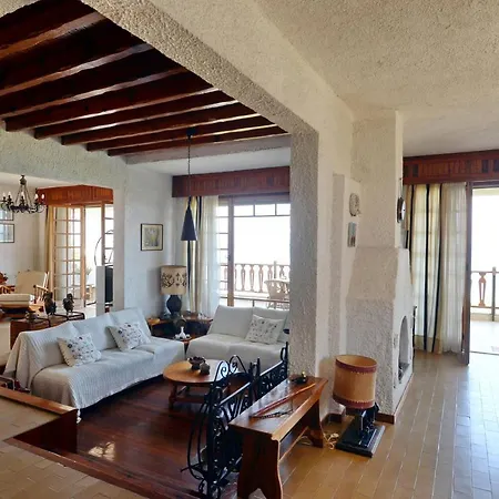 Σπίτι διακοπών Antorina Grande Beachfront House With Private Pool *