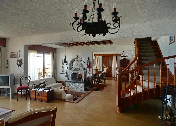 Antorina Grande Beachfront House With Private Pool Casa de Férias *