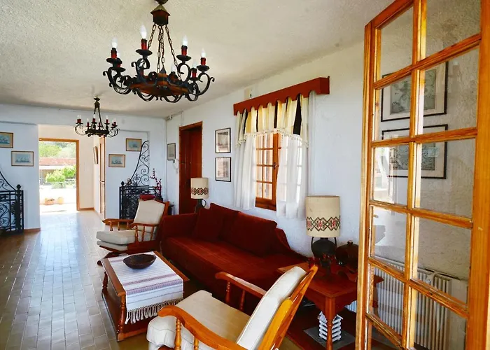 Antorina Grande Beachfront House With Private Pool